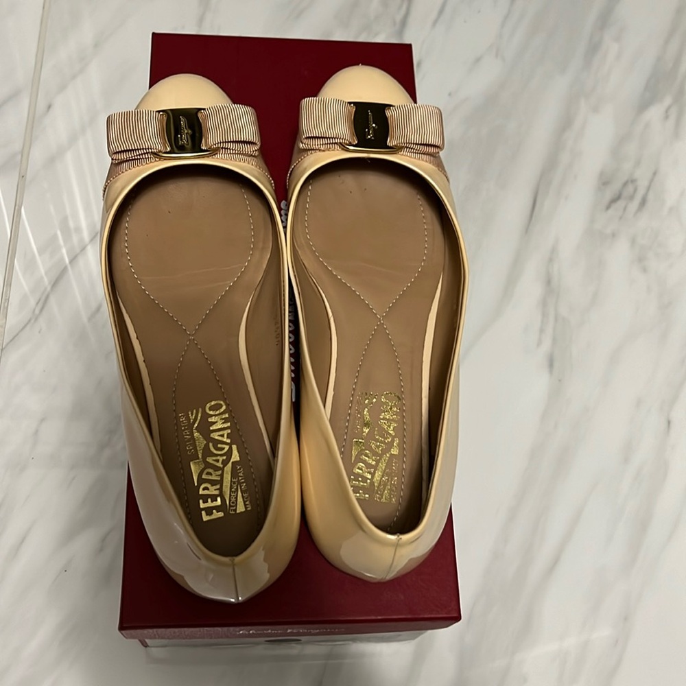 Salvadore Ferragamo Varina patent in New Bisque/Blush